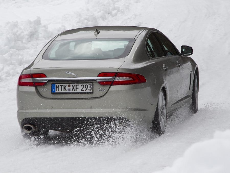  Jaguar XF 3.0 AWD 2012 года  (фото 8 из 9)